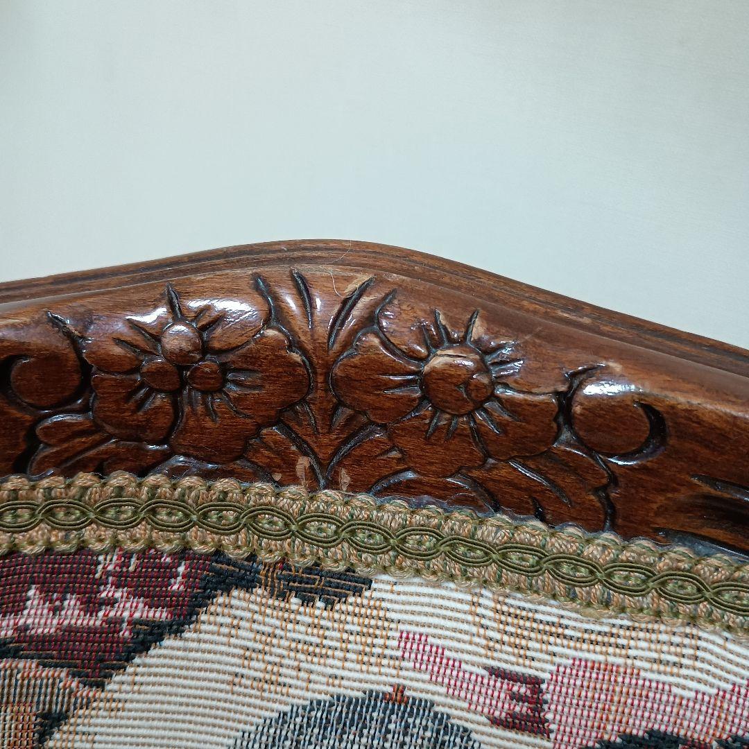 アンティーククマ刺繍 木製椅子