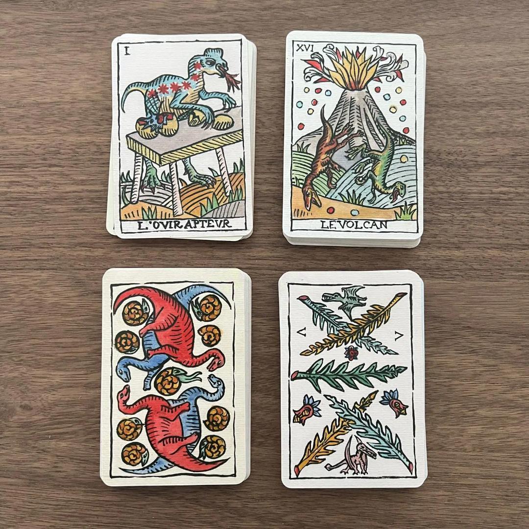 【正規品タロットカード】超貴重デッキ✨入手困難品✨マルセイユ版初の恐竜タロット