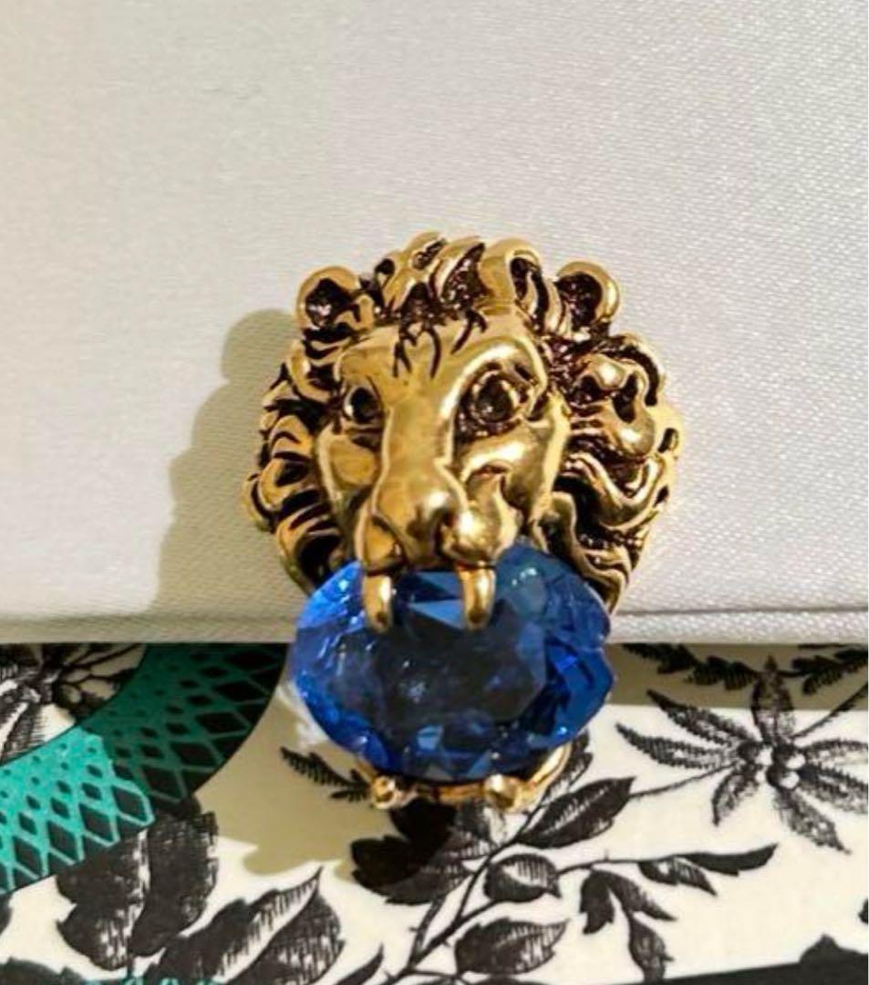 GUCCI ライオンヘッド　イヤリング