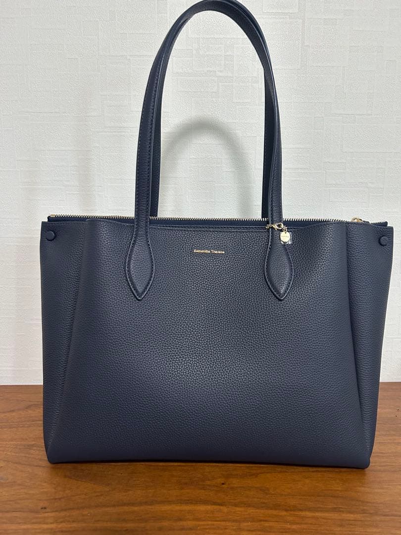 Samantha Thavasa ネイビー ビジネスバッグ　チャーム付き
