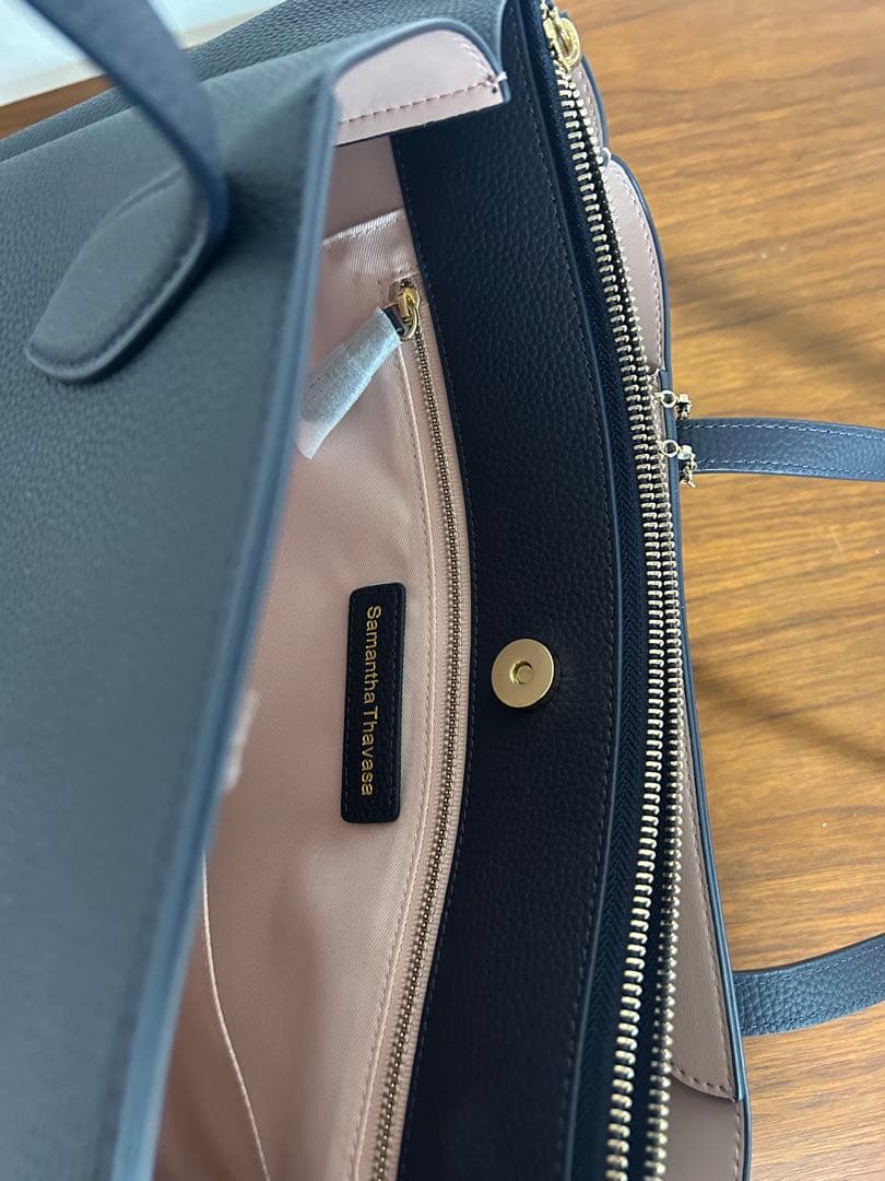 Samantha Thavasa ネイビー ビジネスバッグ　チャーム付き