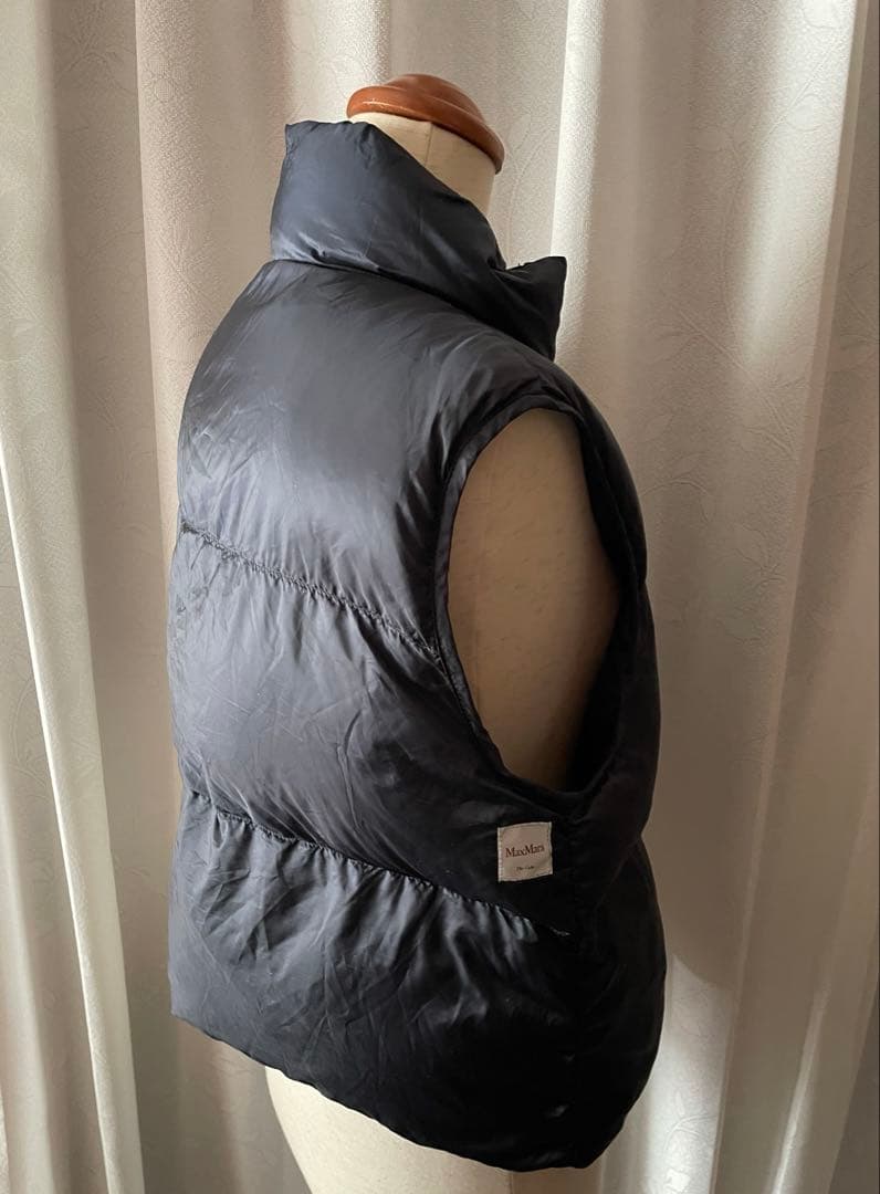 MAXMARA cubeのダウンベストネイビー