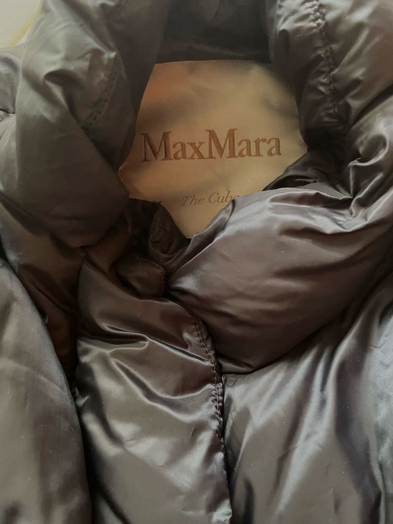 MAXMARA cubeのダウンベストネイビー