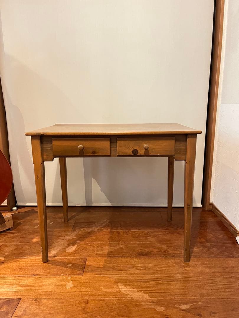 木製シンプルデザインの学習机　パイン材