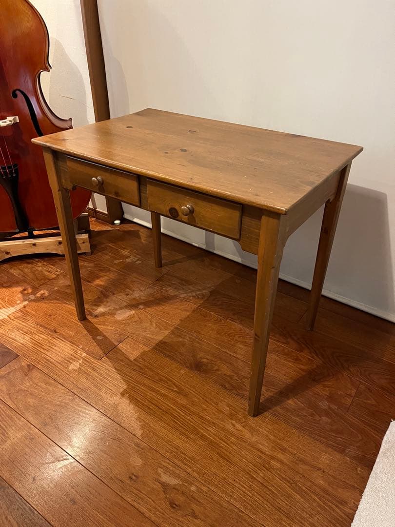 木製シンプルデザインの学習机　パイン材