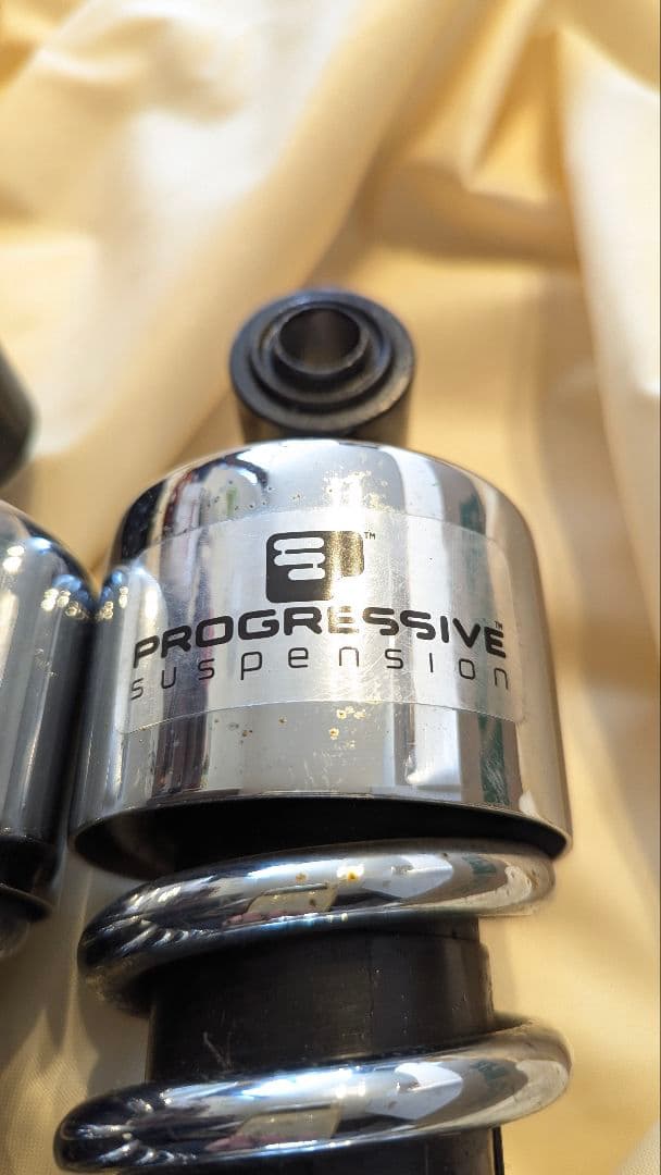プログレッシブ　サスペンション