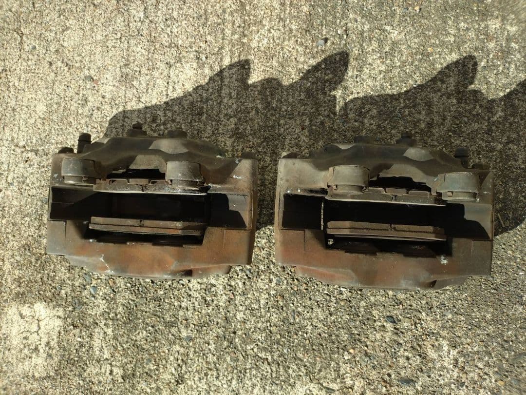 スッパ7様　NISSAN フロントキャリパー