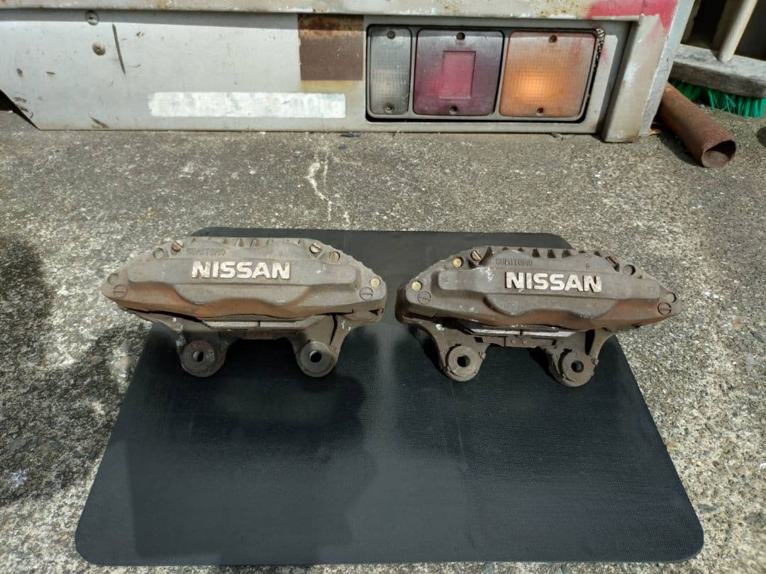 スッパ7様　NISSAN フロントキャリパー