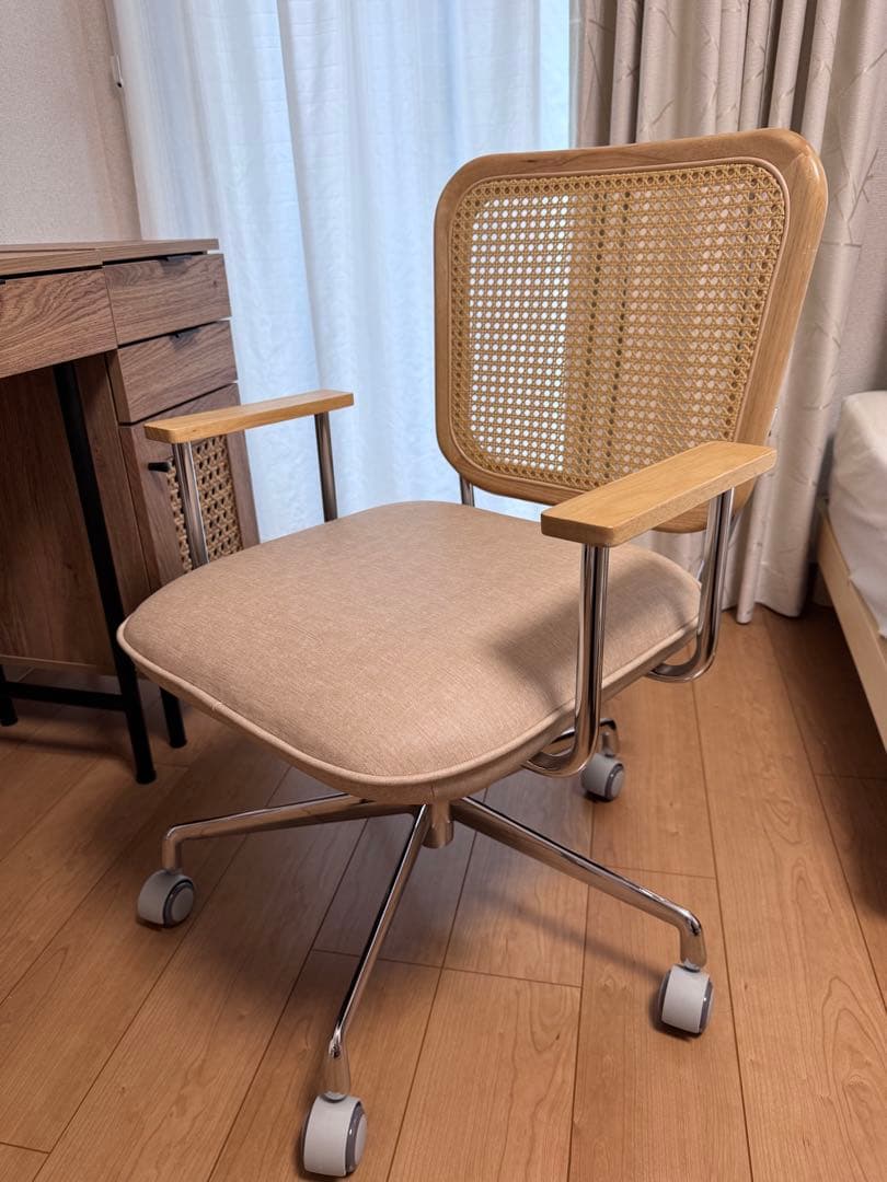 【美品】 LOWYA ロウヤ　デスクチェア　ベージュ