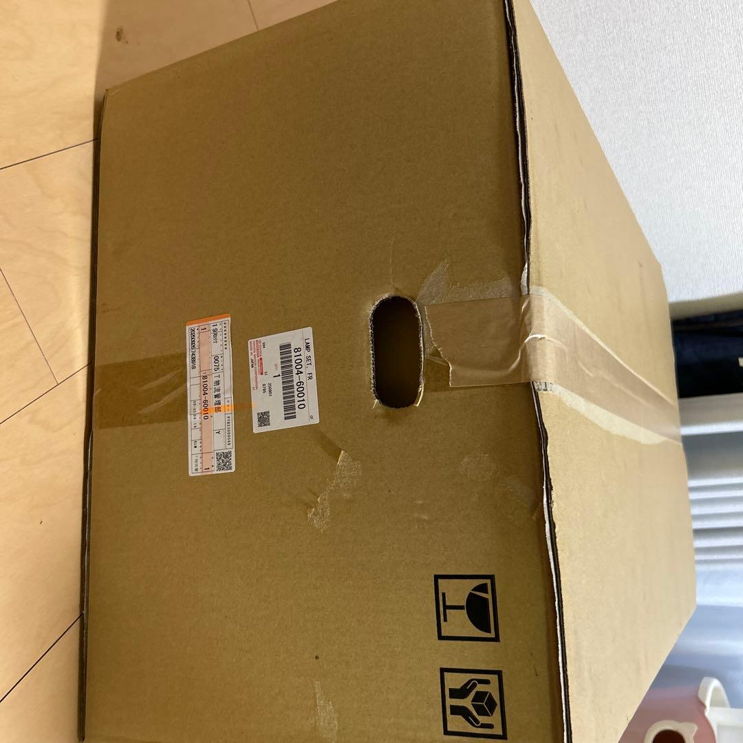 【新車外し】ランドクルーザー250 VX 純正ヘッドライト 2個セット　角目