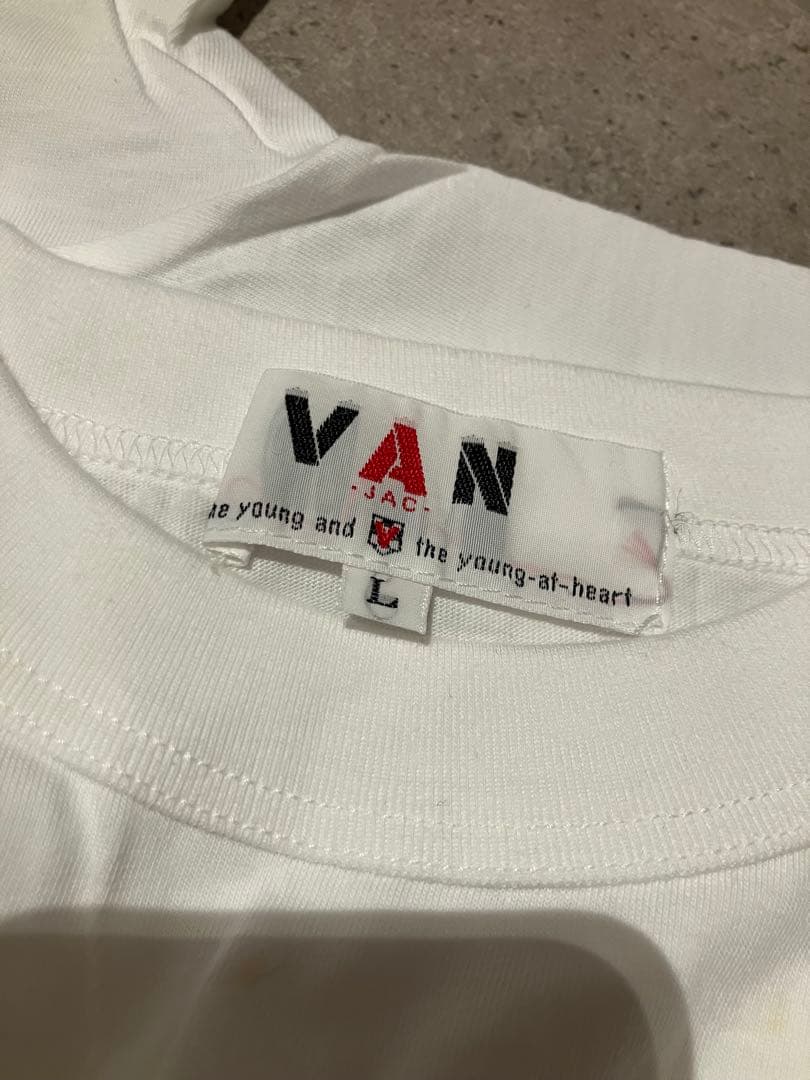 VAN JACKET ロゴTシャツ