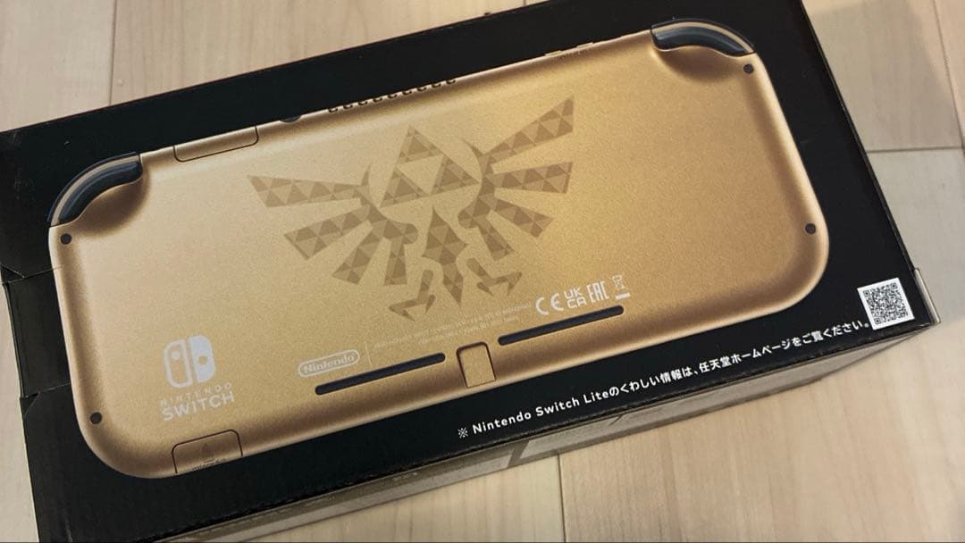 任天堂スウィッチライト　ゴールド