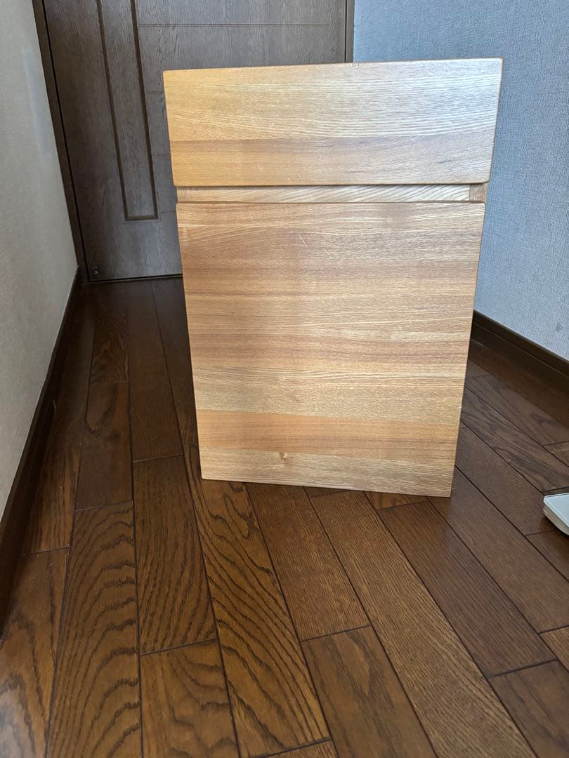 無印良品のシンプルなキャビネット