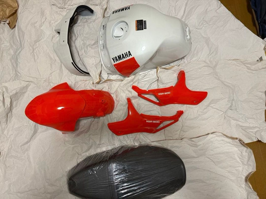 YAMAHA カウルセット シート、未使用　　　　XSR900 2025年モデル