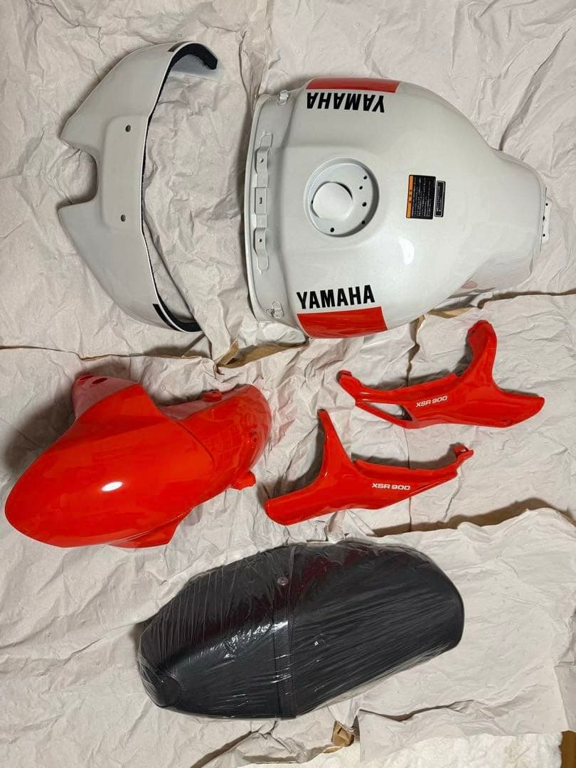 YAMAHA カウルセット シート、未使用　　　　XSR900 2025年モデル