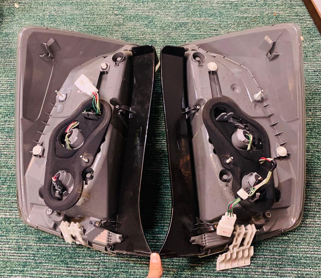 トヨタ 30プリウス　後期テールランプ