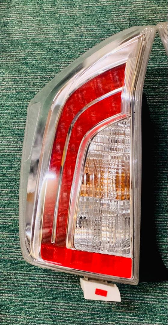 トヨタ 30プリウス　後期テールランプ
