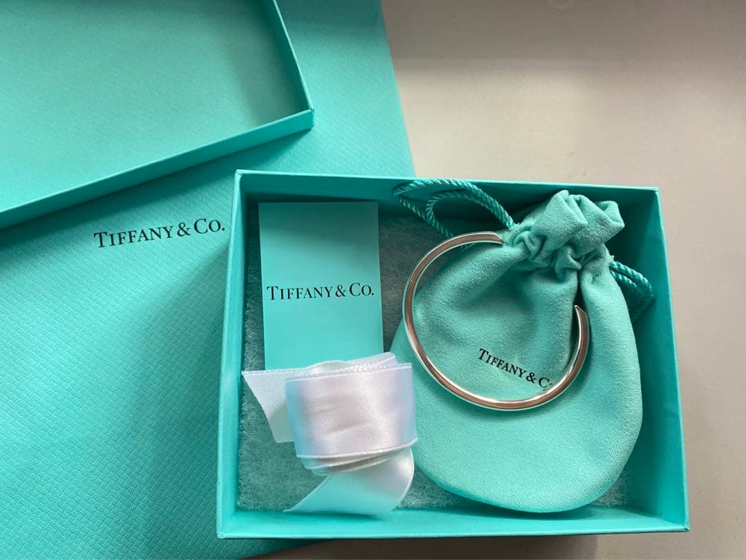 ティファニー 1837™ メイカーズナロー カフ（ミディアム）