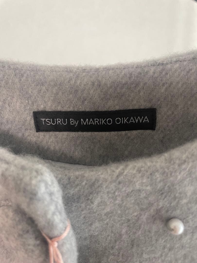 【新品】ツルバイマリコオイカワ　パール付きコート　グレー