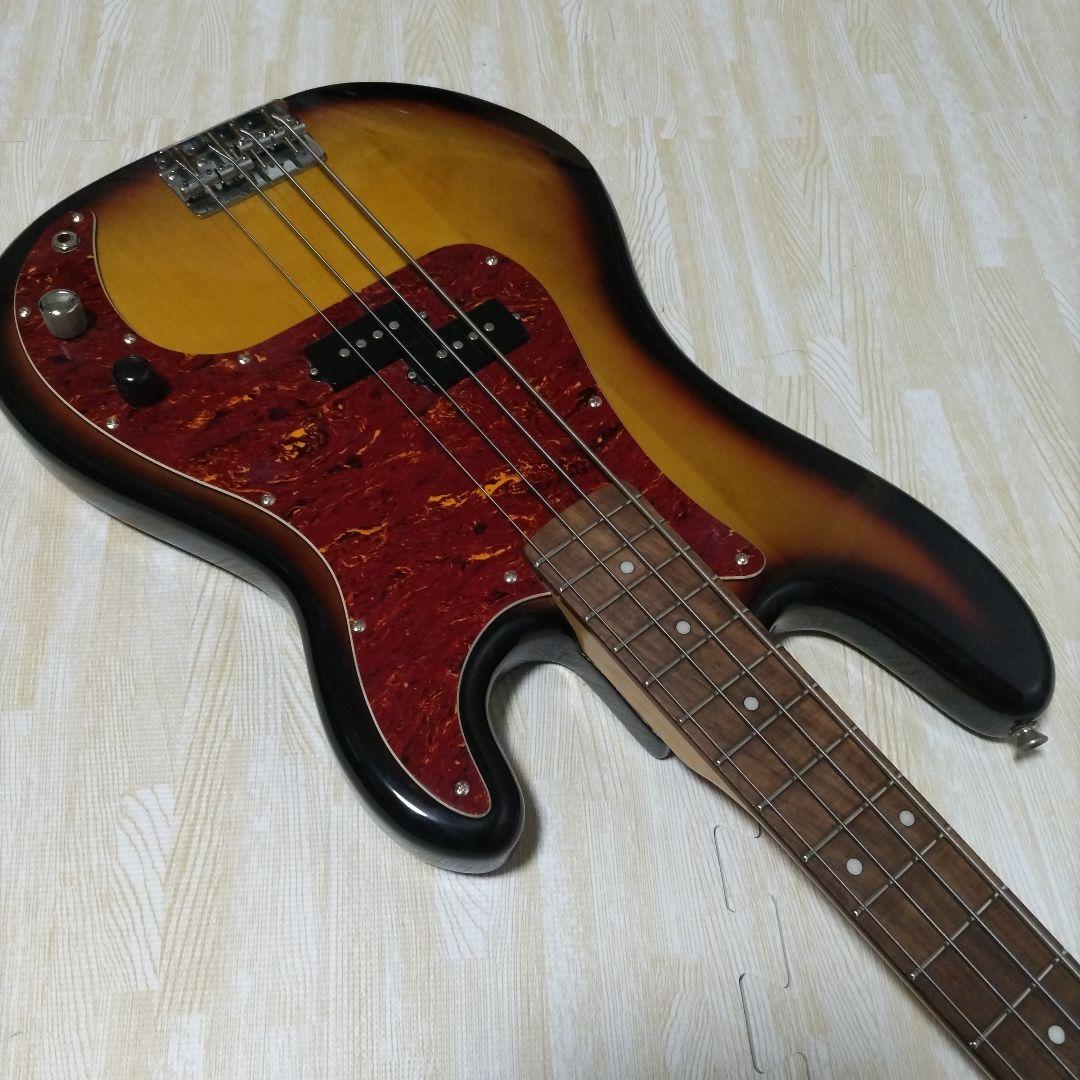 プレッションスタイル　サンバースト 4弦エレキベース