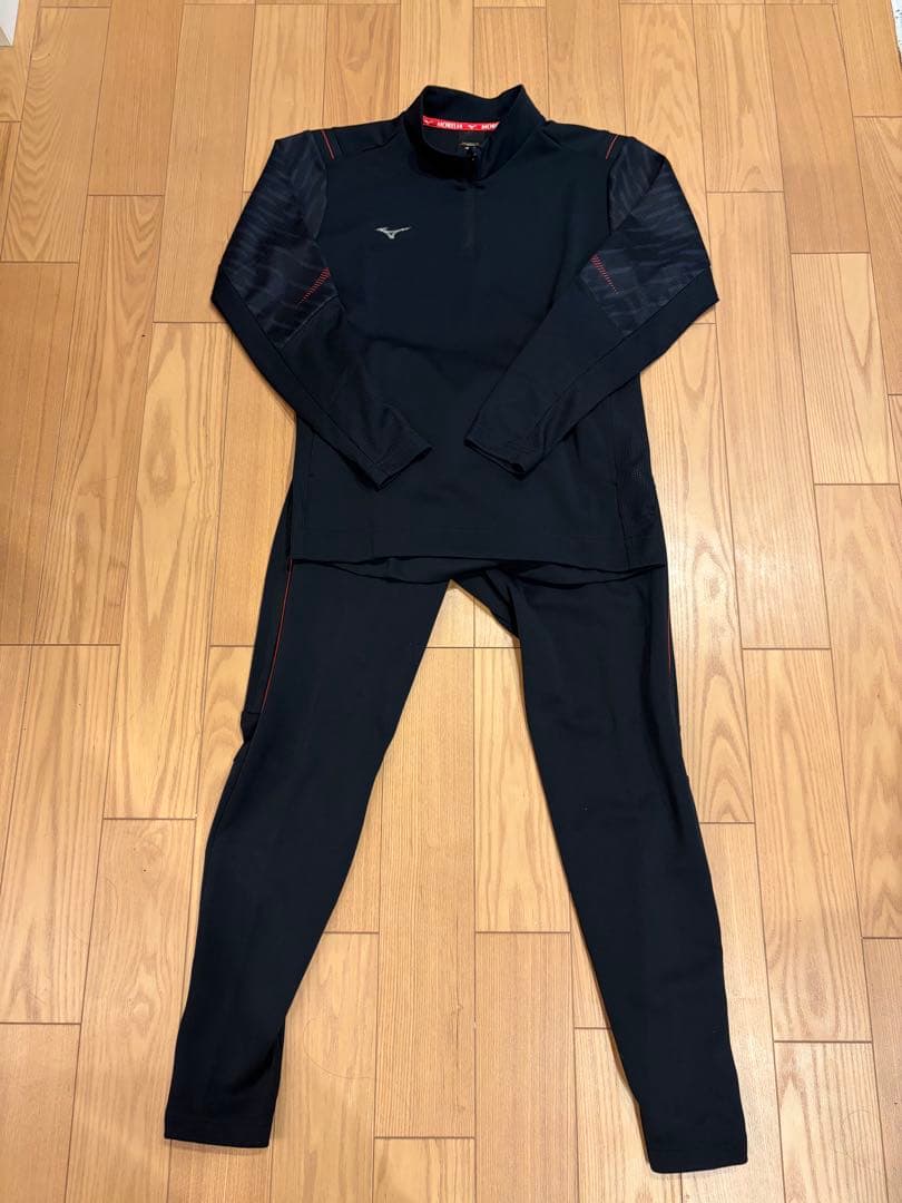 ミズノ　モレリア　ジャージ上下