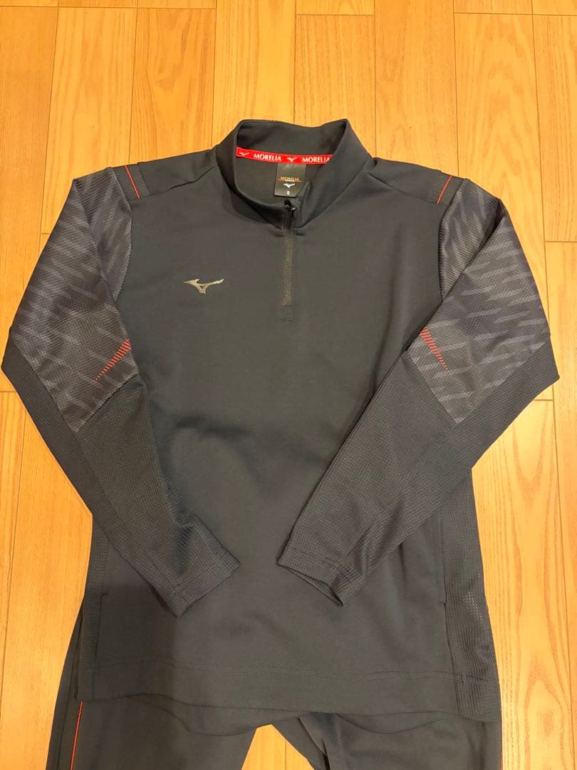 ミズノ　モレリア　ジャージ上下