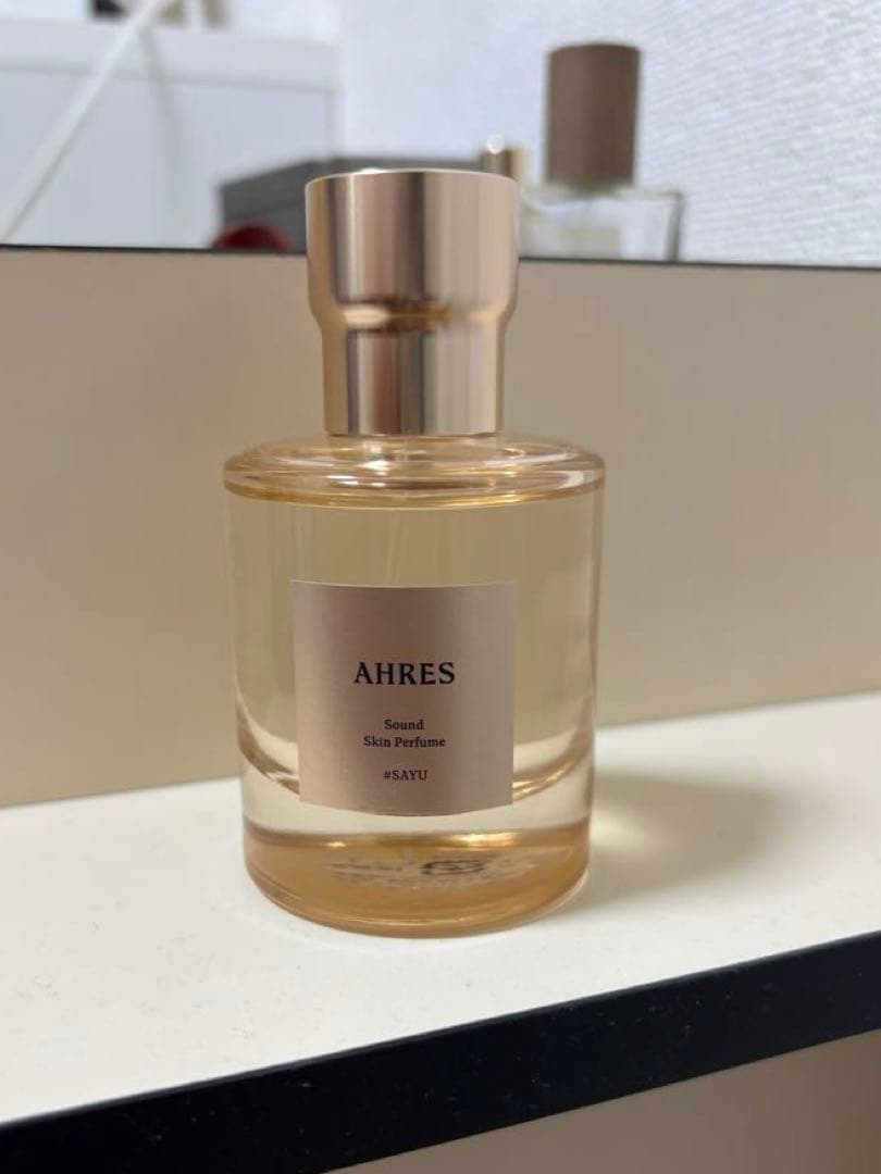 AHRES 香水　sayu