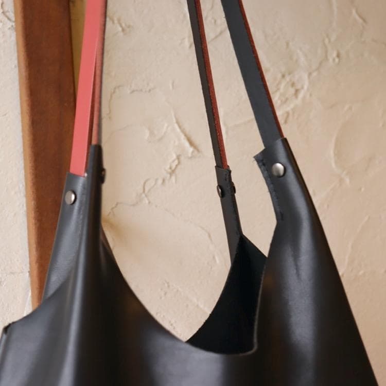 ミィ 肩に沿う本革 赤ショルダートート｜軽量・大容量 No.2125