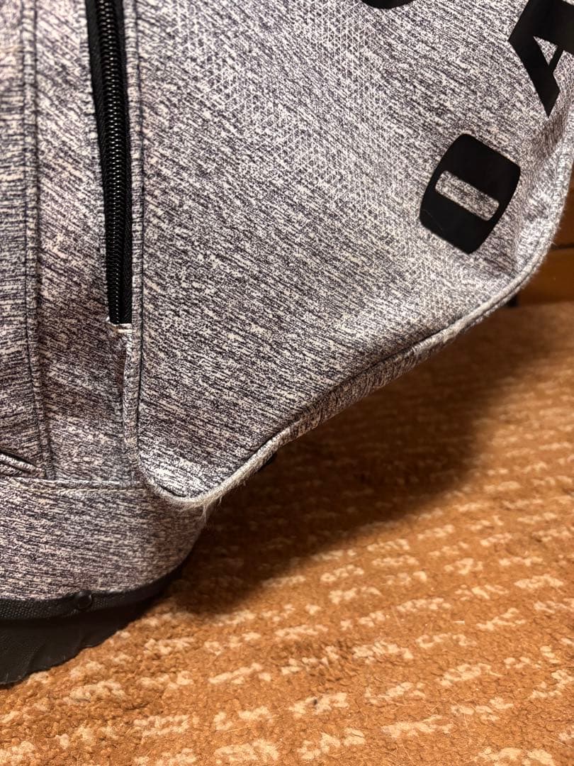 OAKLEY スタンド式キャディバック、サブバックセット