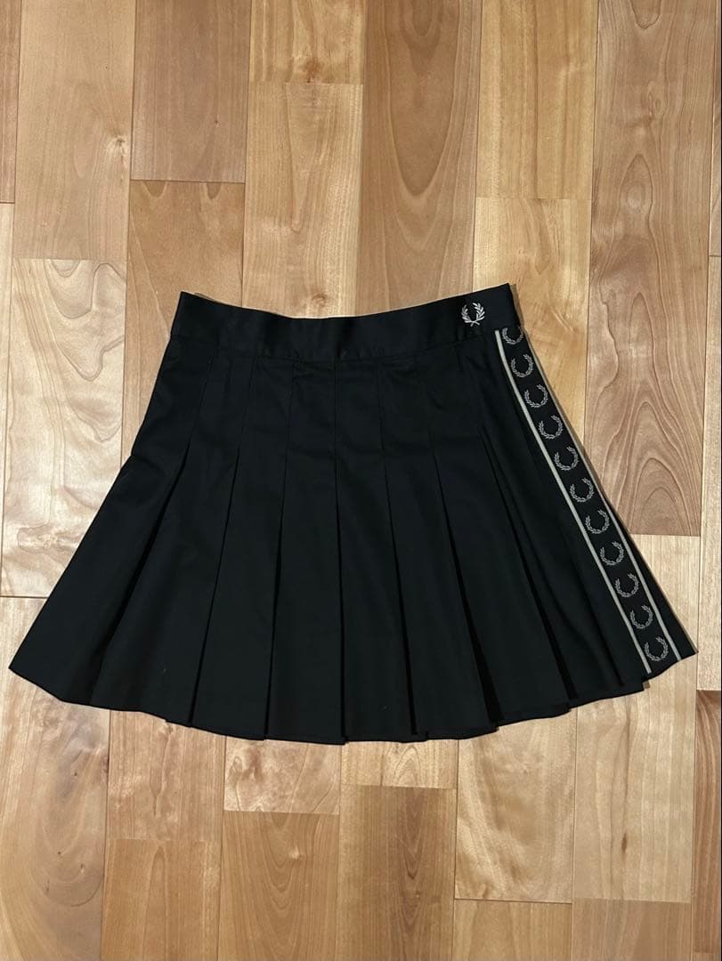 Ray BEAMS【別注】FRED PERRY / Skirt
