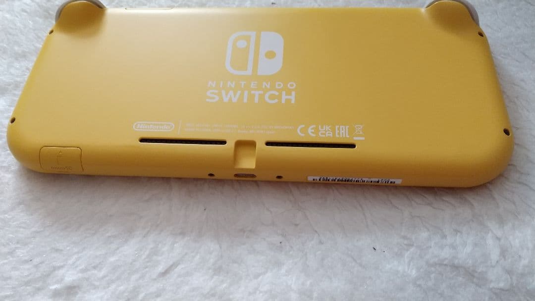 Nintendo SwitchLiteイエロー本体動作品極良品アダプター付き