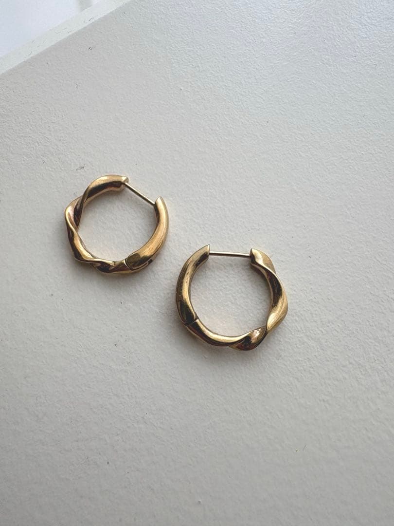 Ete ハグピアスツイスト