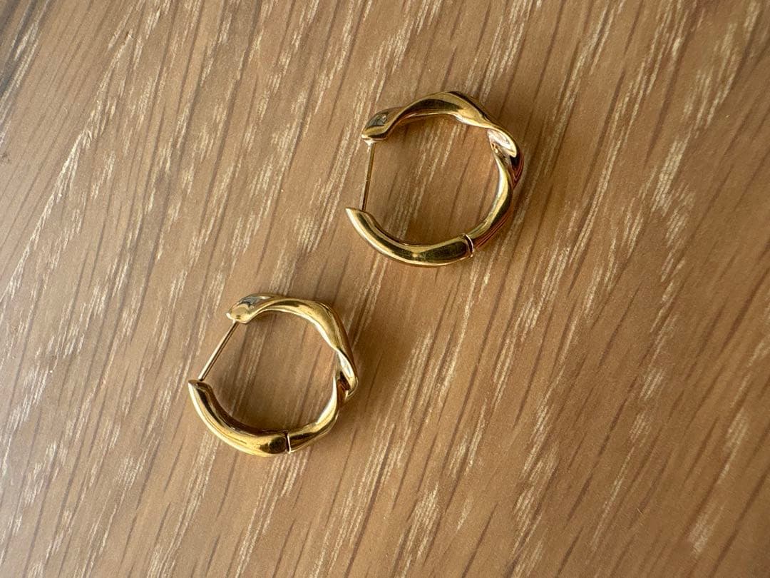 Ete ハグピアスツイスト