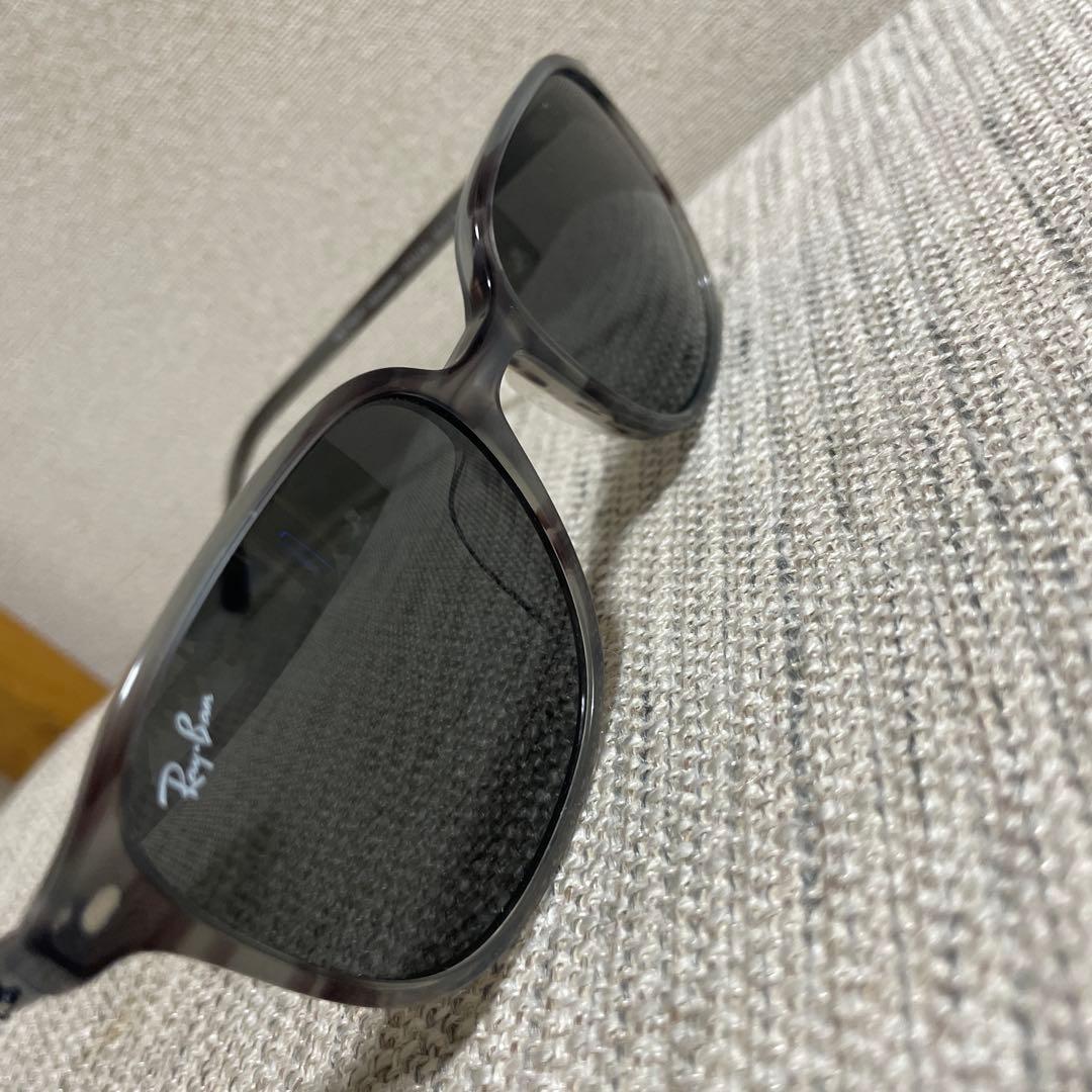 キートン様　RayBan LEONARD RB2193-F グレー