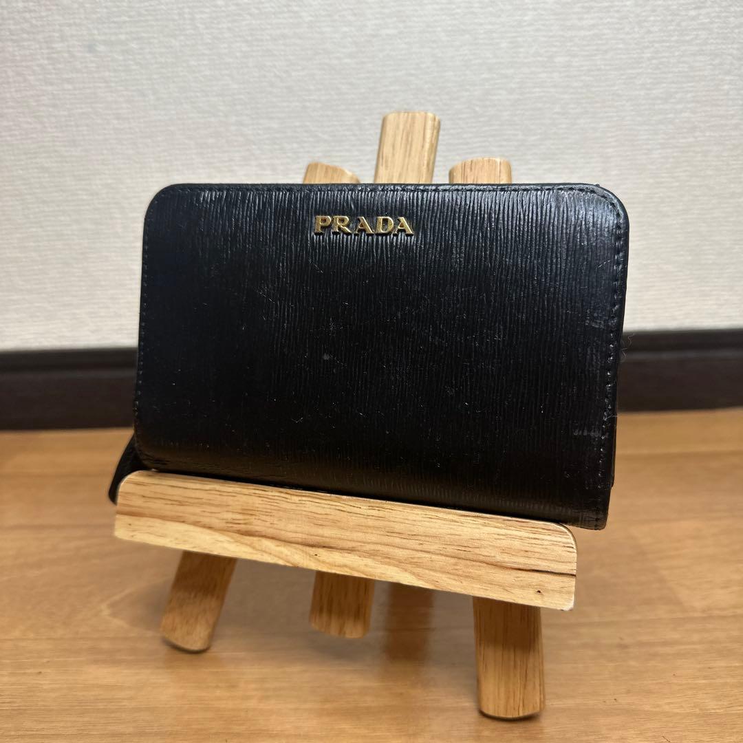 PRADA プラダ ヴィッテロムーヴ　サフィアーノ　財布　レザー　黒　赤