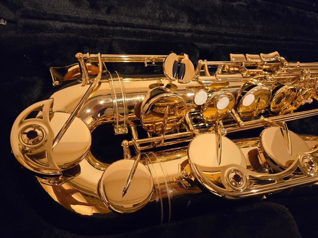 ヤマハテナーサックスYTS-62 (現行モデル)　ゴールドラッカー　ケース付き