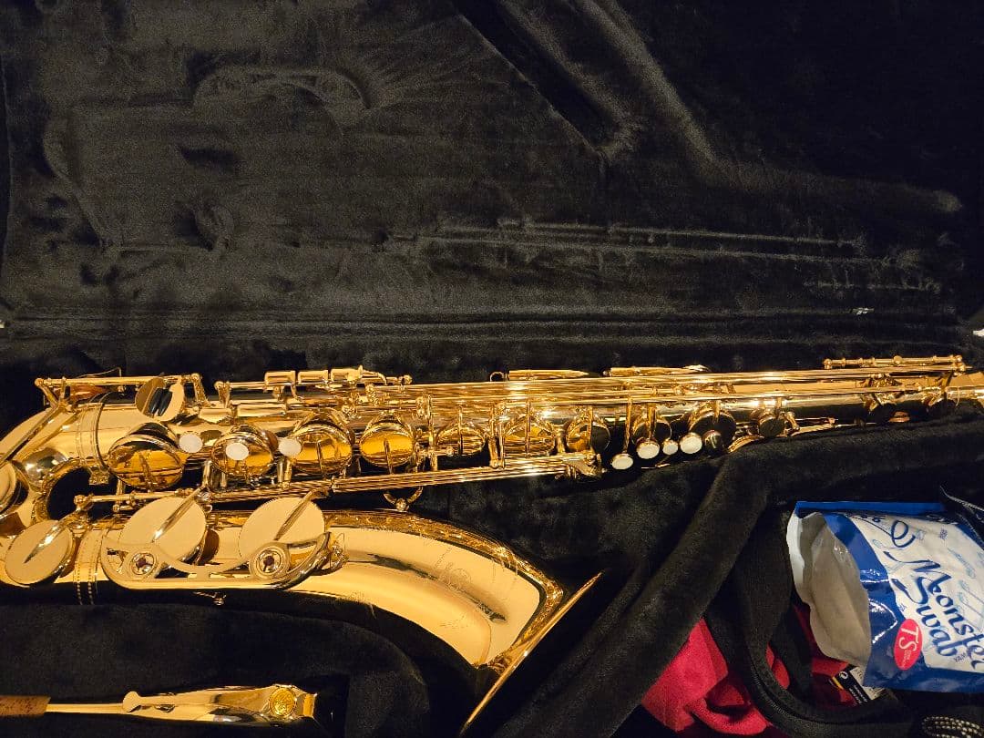 ヤマハテナーサックスYTS-62 (現行モデル)　ゴールドラッカー　ケース付き