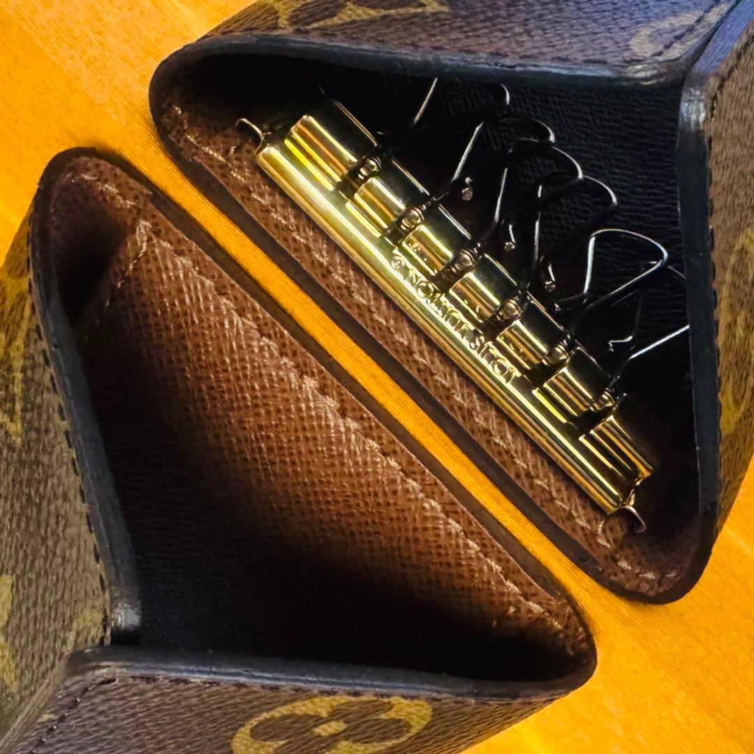 LOUIS VUITTON モノグラム ミュルティクレ 6連キーケース 極美品