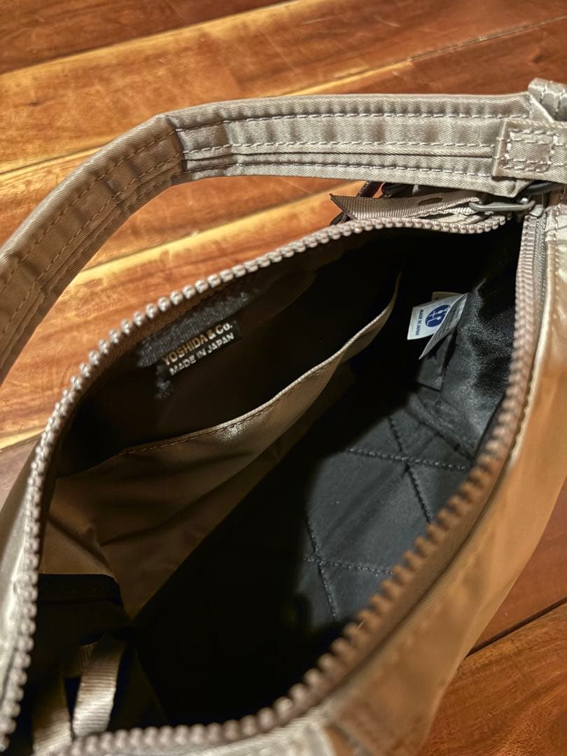 ポーター　シェル　ショルダーバッグ　カーキグレー