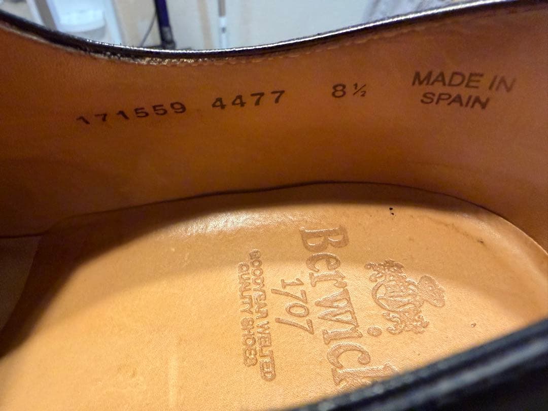 【美品】Berwick バーウィック Uチップ 4477 8.5黒 ビブラム