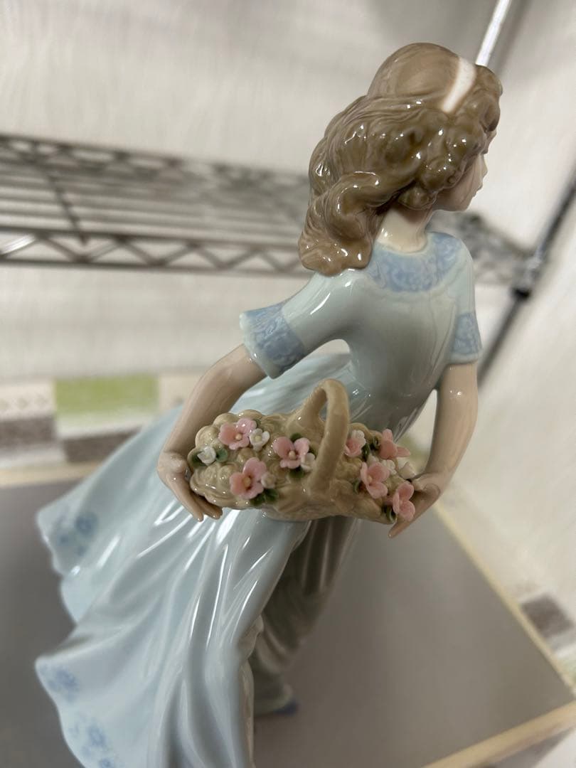 リヤドロLLADRO【超美品・希少】　　　　　　　　　箱入り〘春のお庭に帰って〙