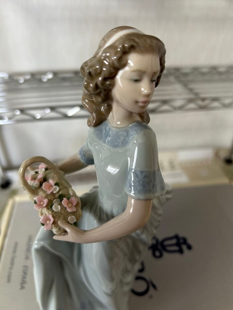 リヤドロLLADRO【超美品・希少】　　　　　　　　　箱入り〘春のお庭に帰って〙