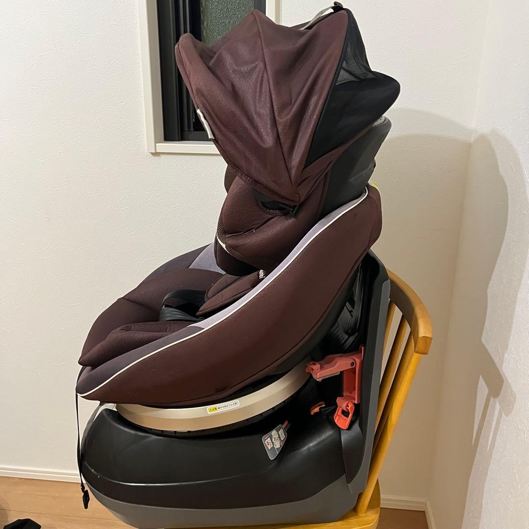 Combi コンビ　ネルーム　車　チャイルドシート ブラウン　nc470 回転