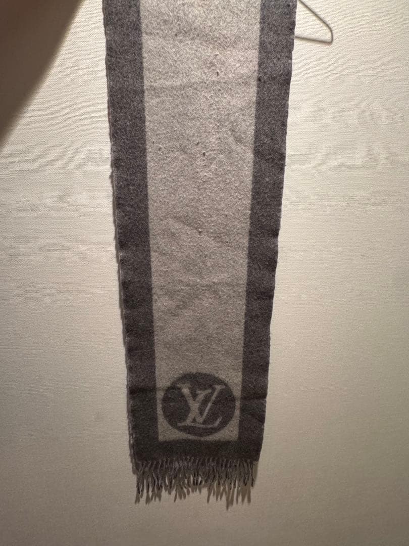 Louis Vuitton グレー マフラー