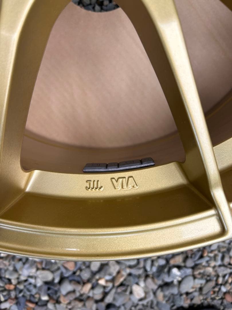 値下げ②OZウルトラレッジェーラ18インチゴールド5穴PCD100オフセット48