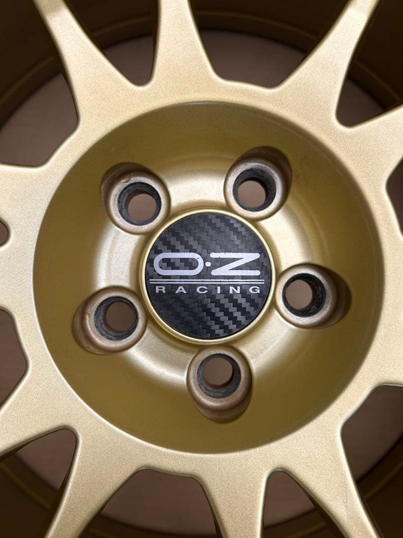 値下げ②OZウルトラレッジェーラ18インチゴールド5穴PCD100オフセット48