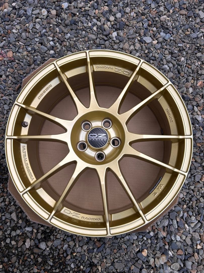 値下げ②OZウルトラレッジェーラ18インチゴールド5穴PCD100オフセット48