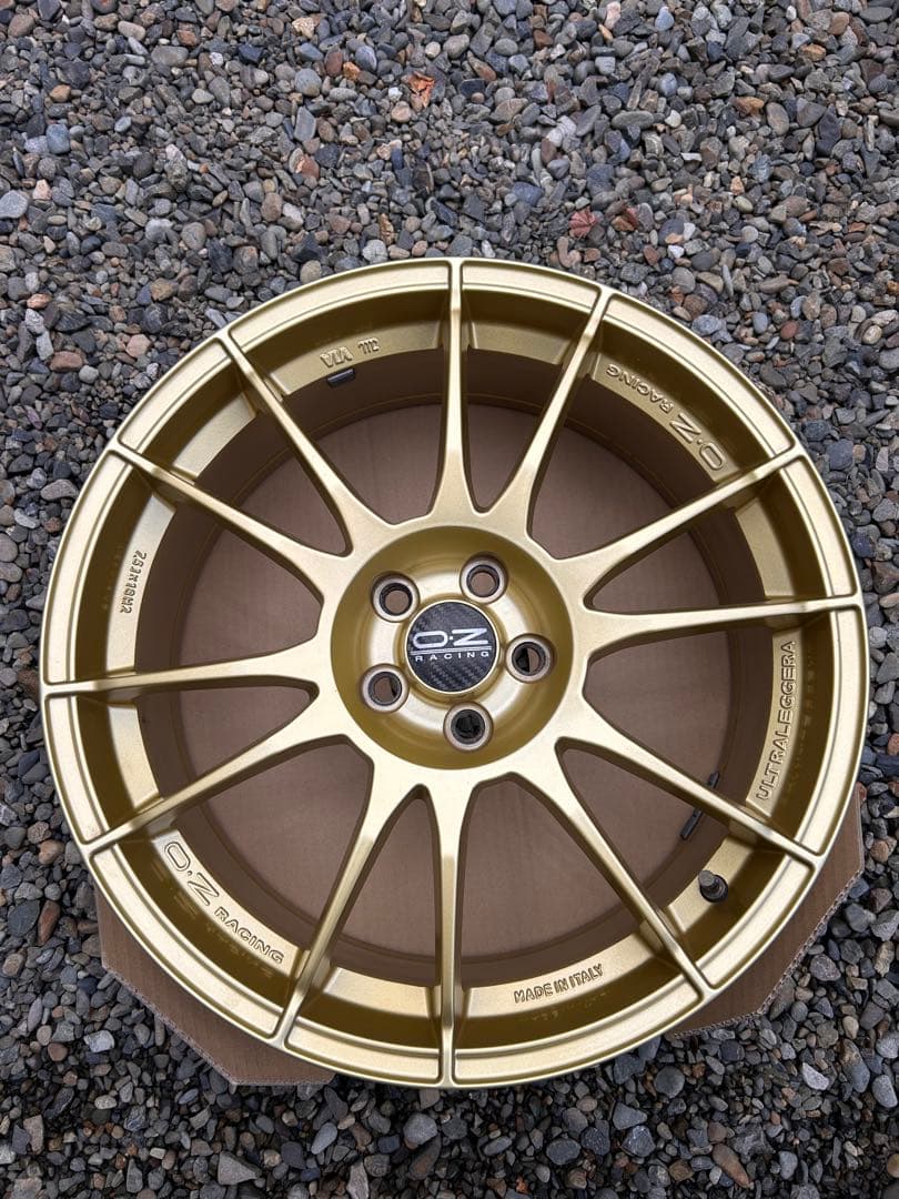 値下げ②OZウルトラレッジェーラ18インチゴールド5穴PCD100オフセット48