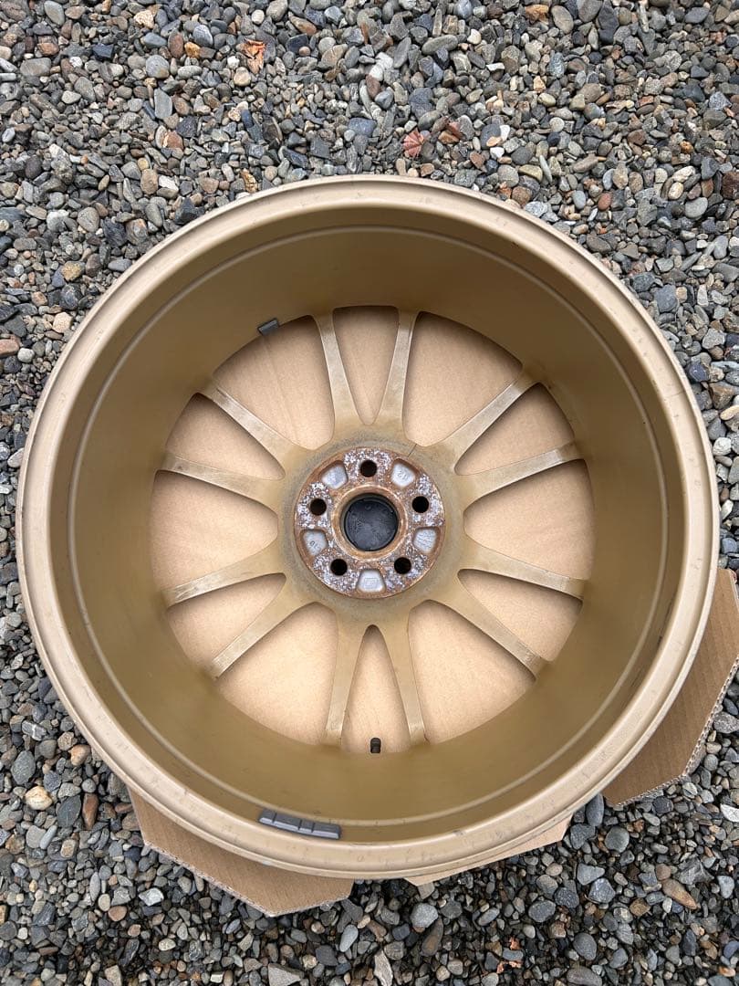 値下げ②OZウルトラレッジェーラ18インチゴールド5穴PCD100オフセット48