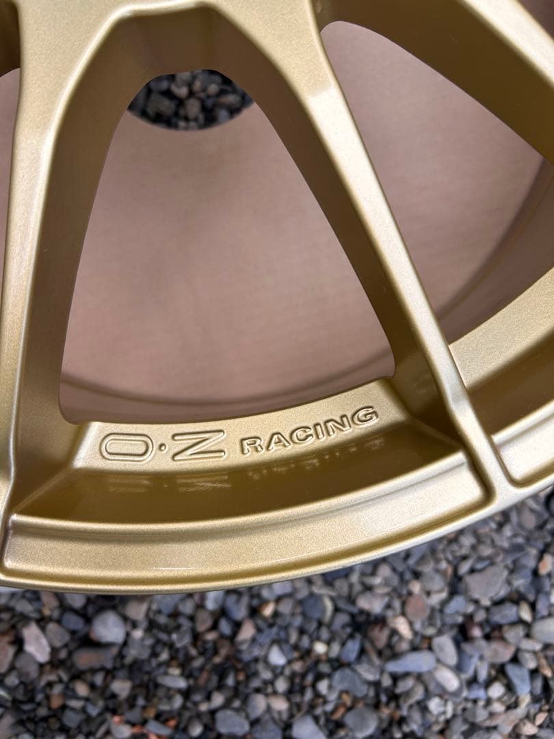 値下げ②OZウルトラレッジェーラ18インチゴールド5穴PCD100オフセット48